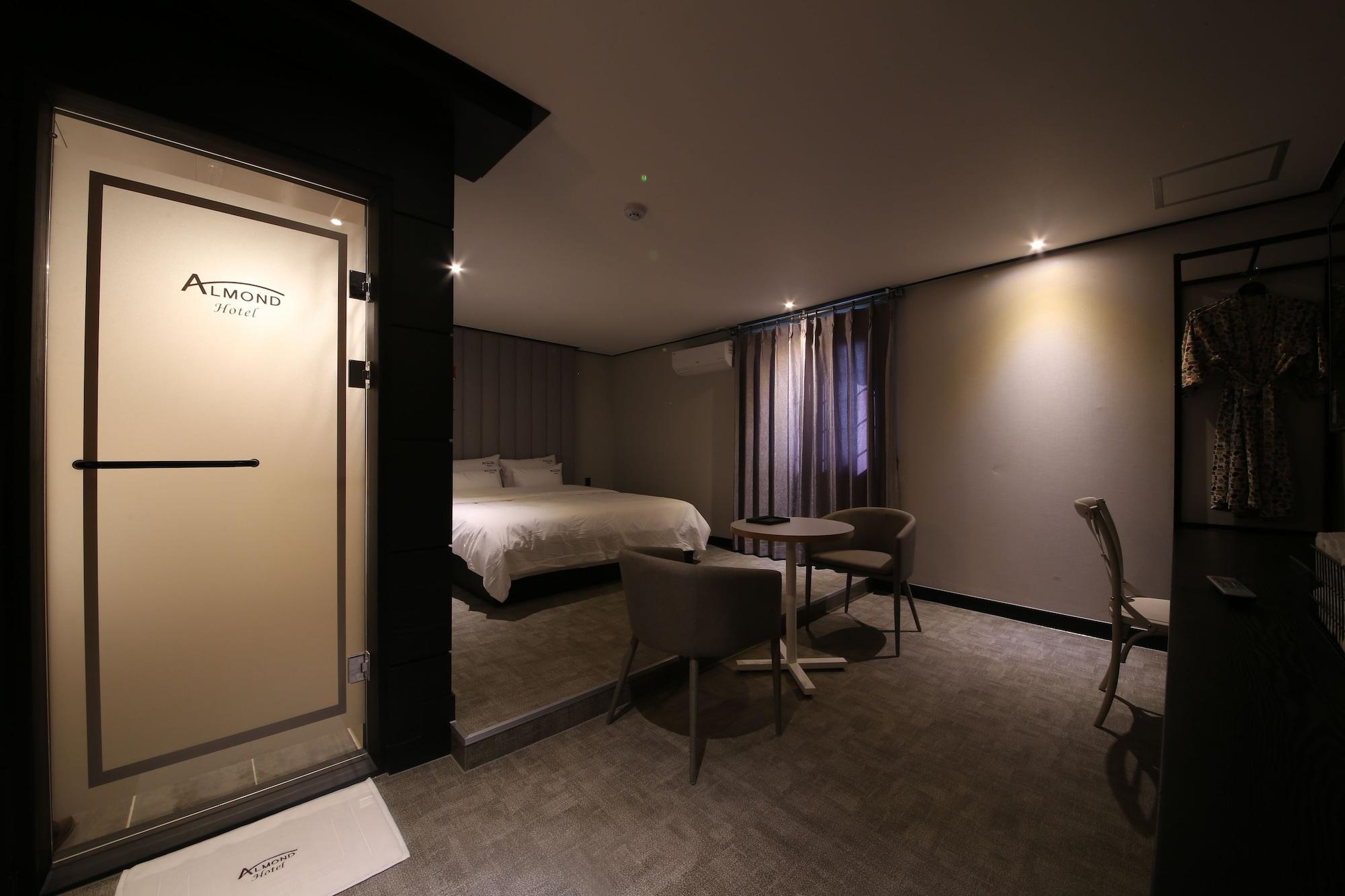 Almond Hotel Gupo Station Busan Buitenkant foto