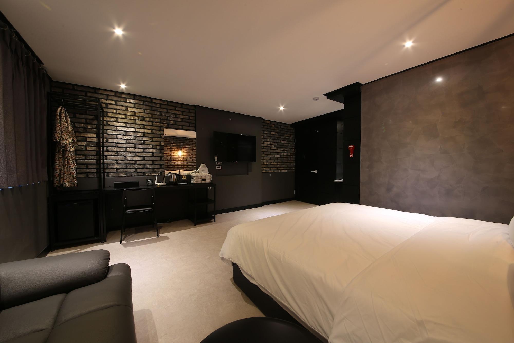 Almond Hotel Gupo Station Busan Buitenkant foto