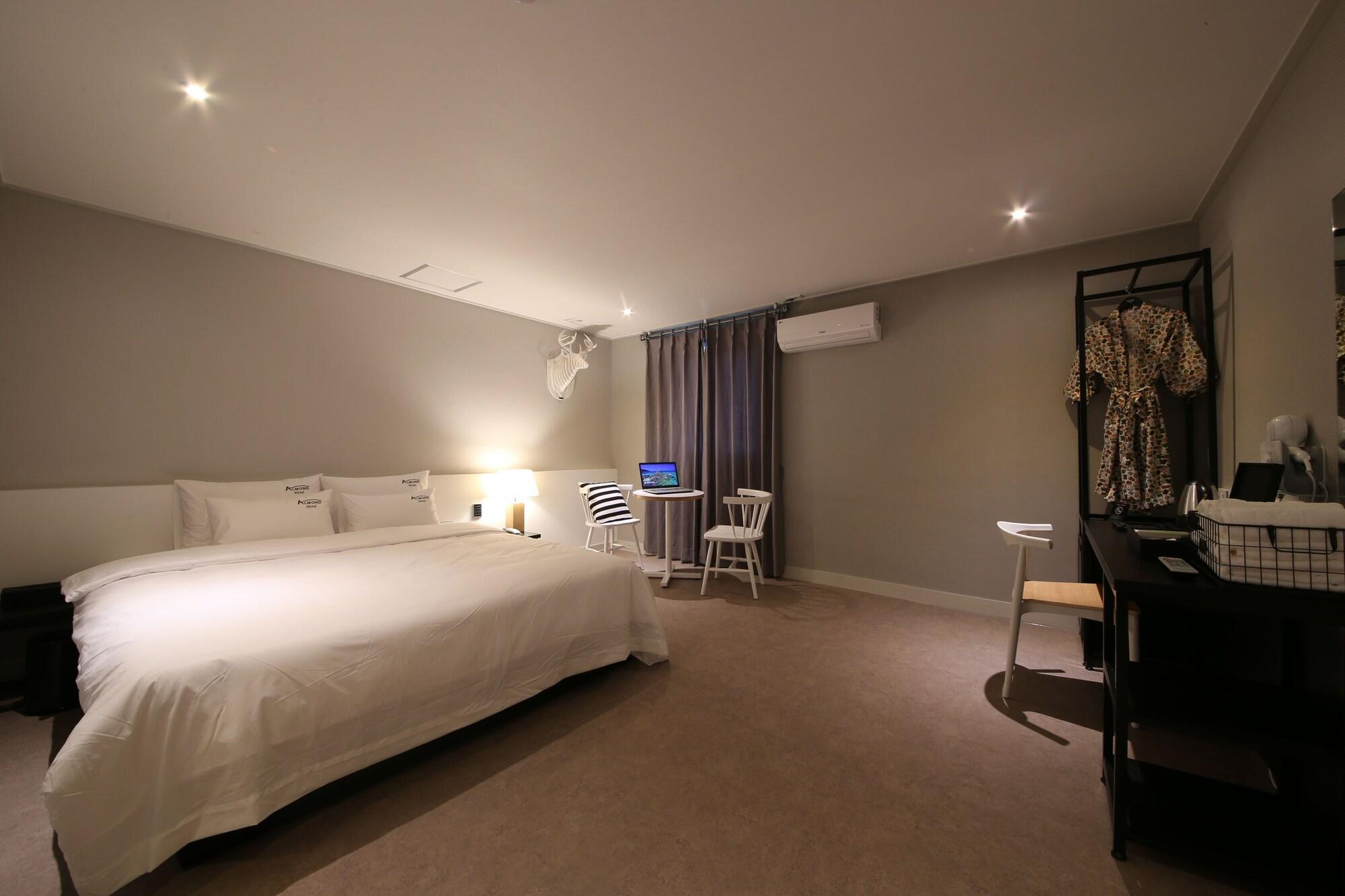 Almond Hotel Gupo Station Busan Buitenkant foto