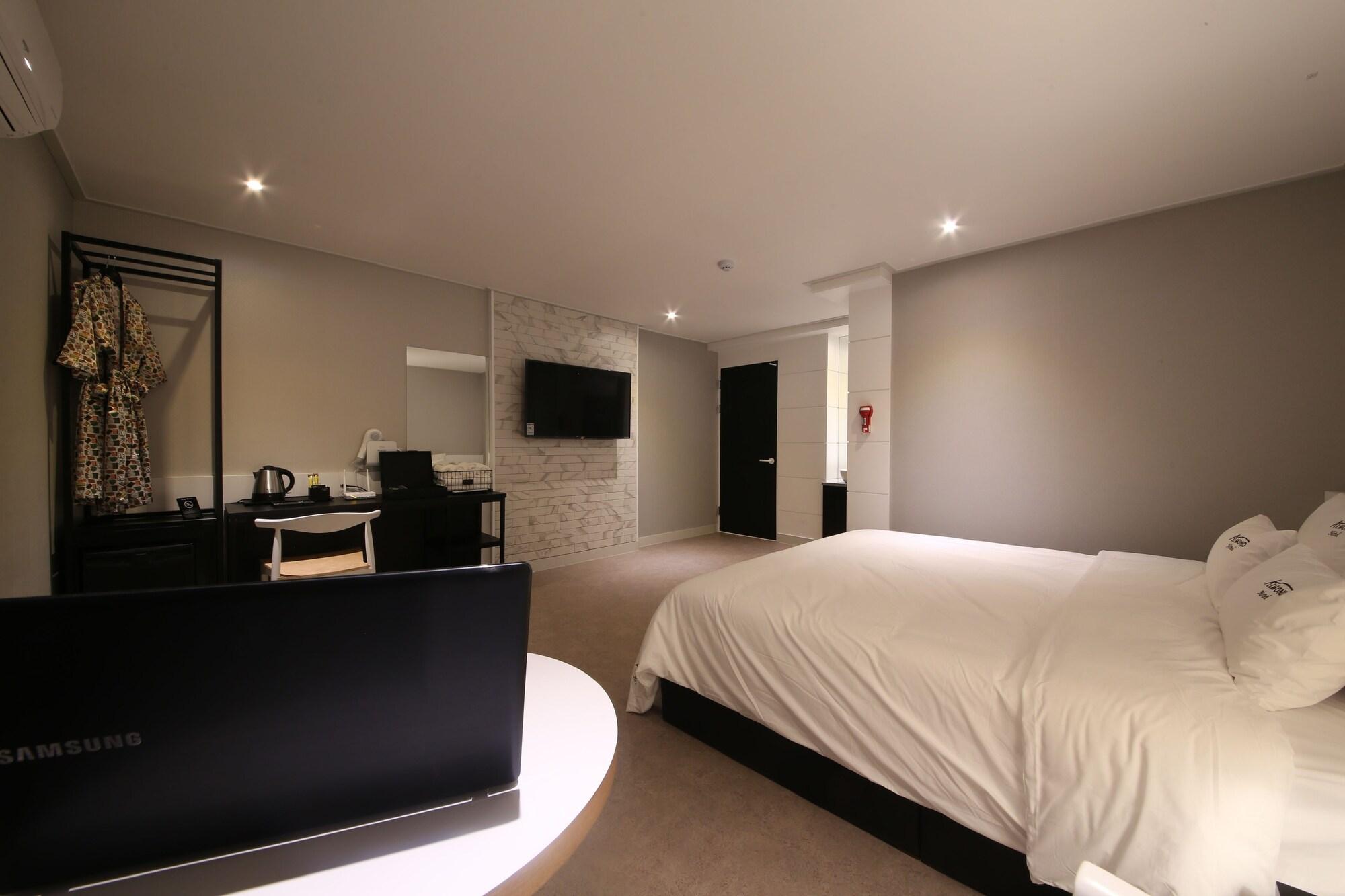 Almond Hotel Gupo Station Busan Buitenkant foto