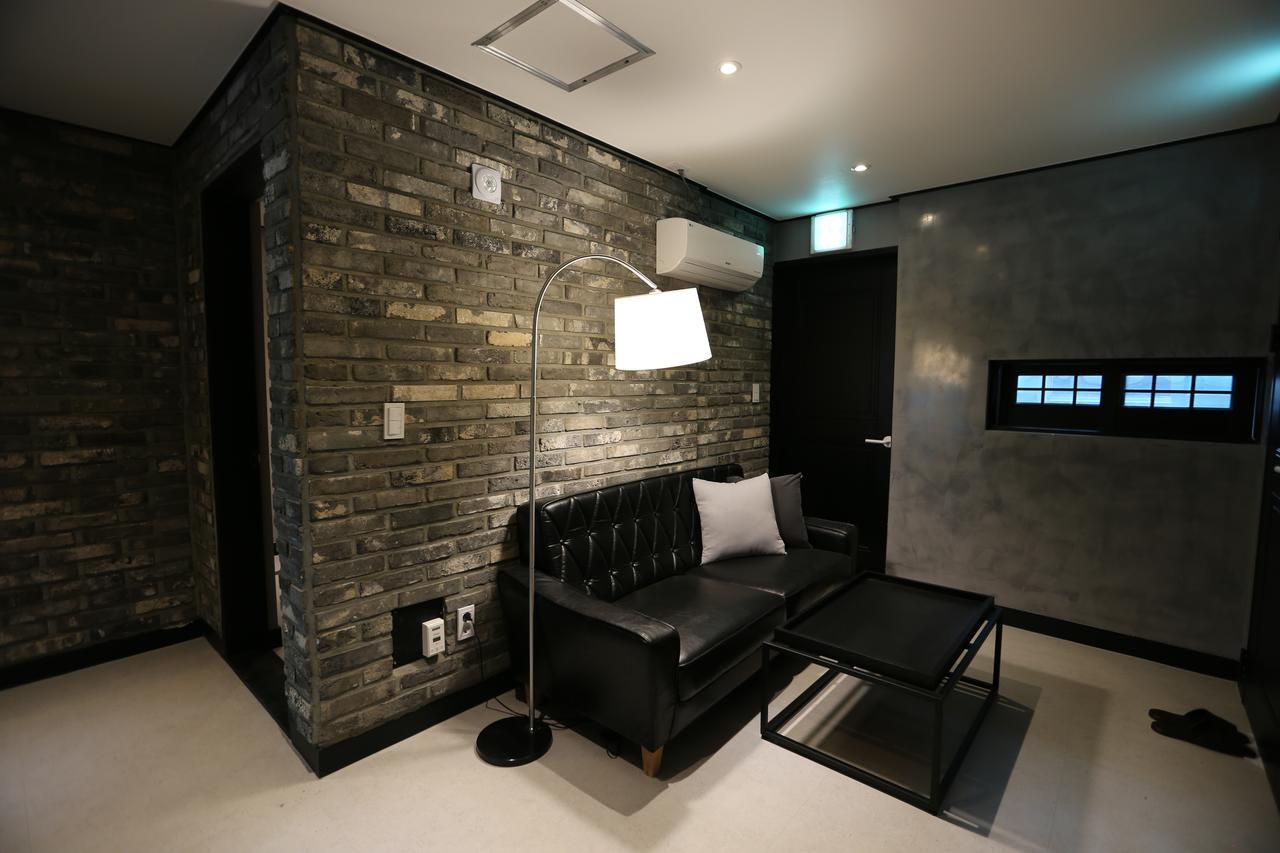Almond Hotel Gupo Station Busan Buitenkant foto