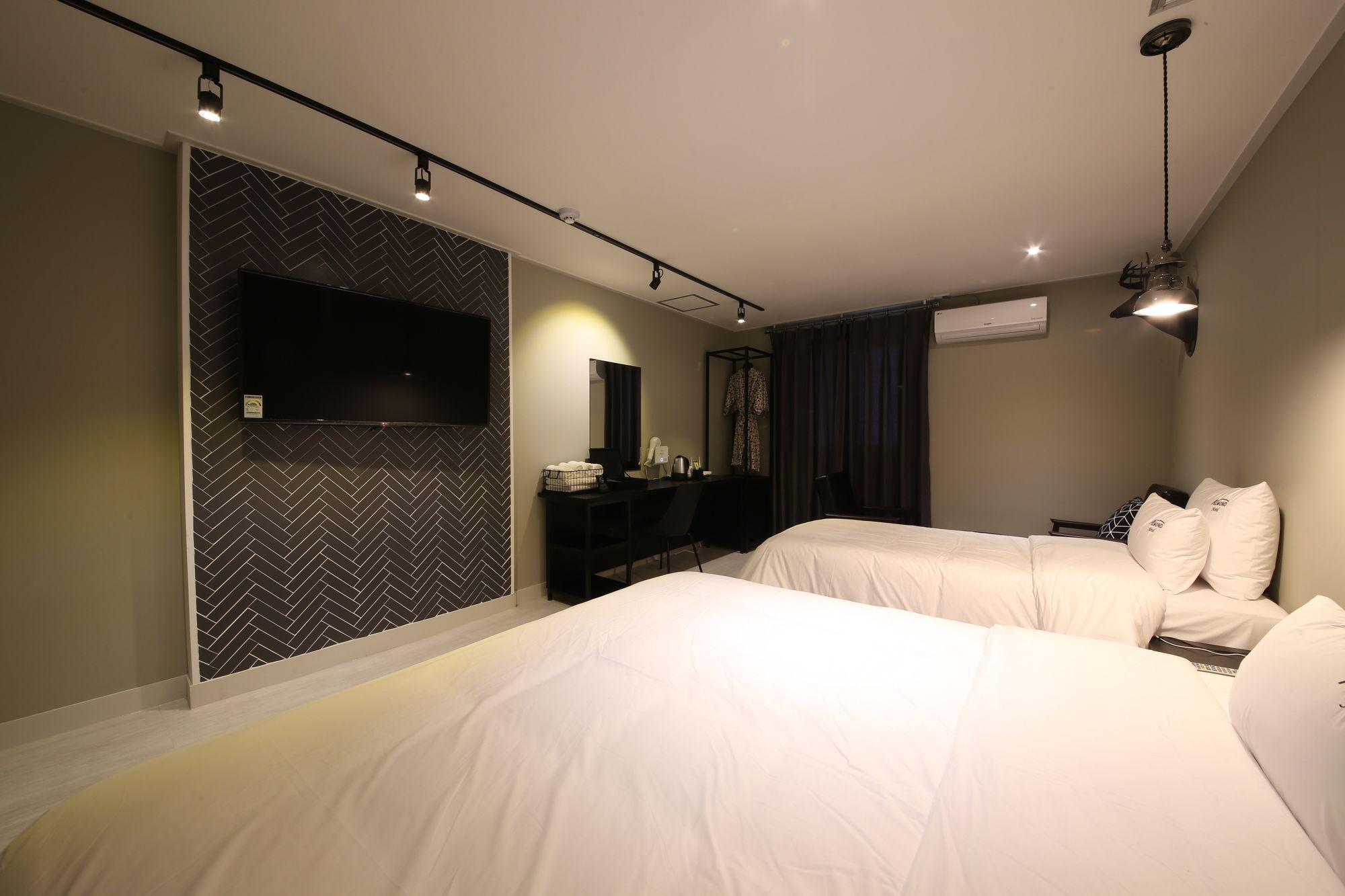Almond Hotel Gupo Station Busan Buitenkant foto