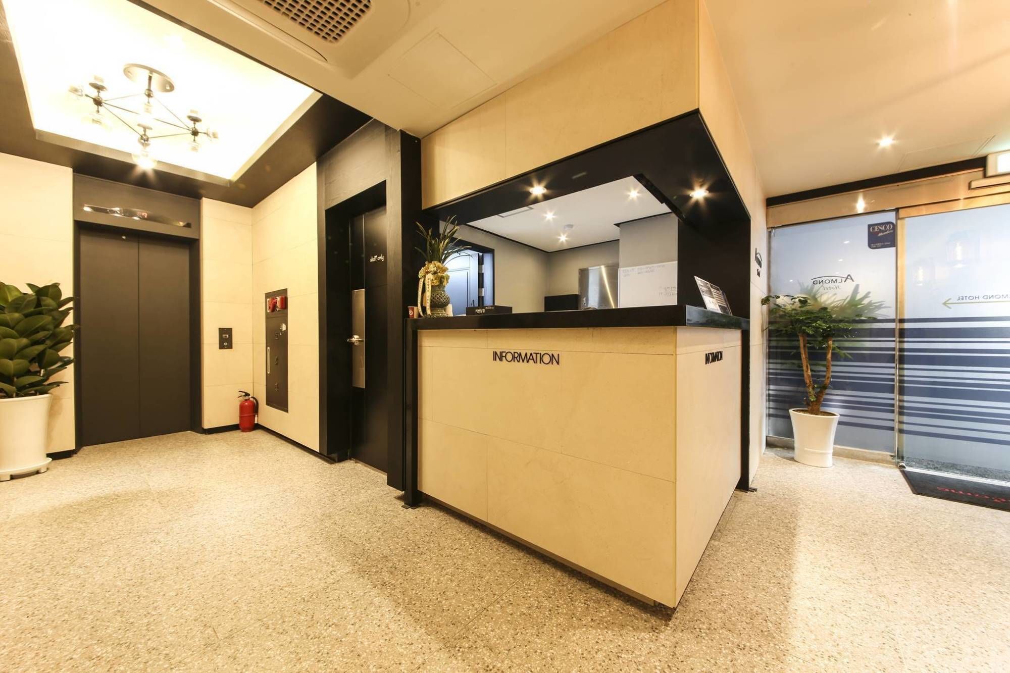 Almond Hotel Gupo Station Busan Buitenkant foto
